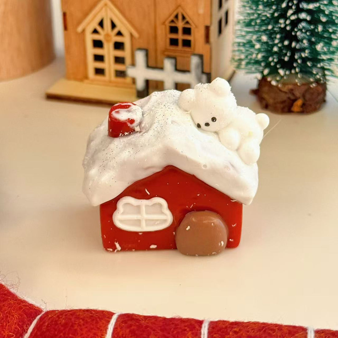 🏠 CHRISTMAS SNOW COTTAGE Squishy