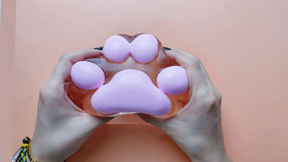 JUMBO CRYSTAL PURPLE PAW Squishy